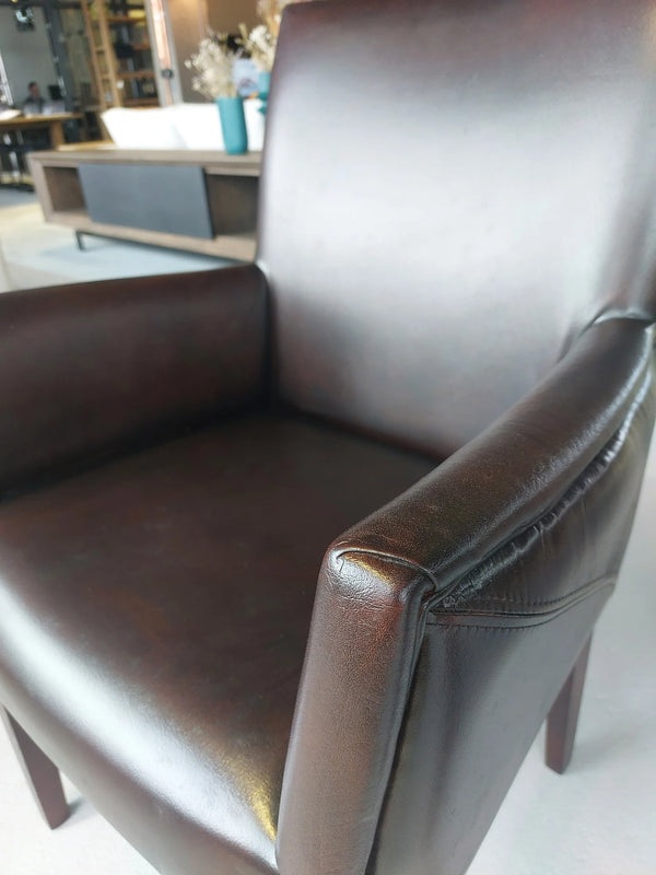 Scaun Cubo – disponibil pe stoc