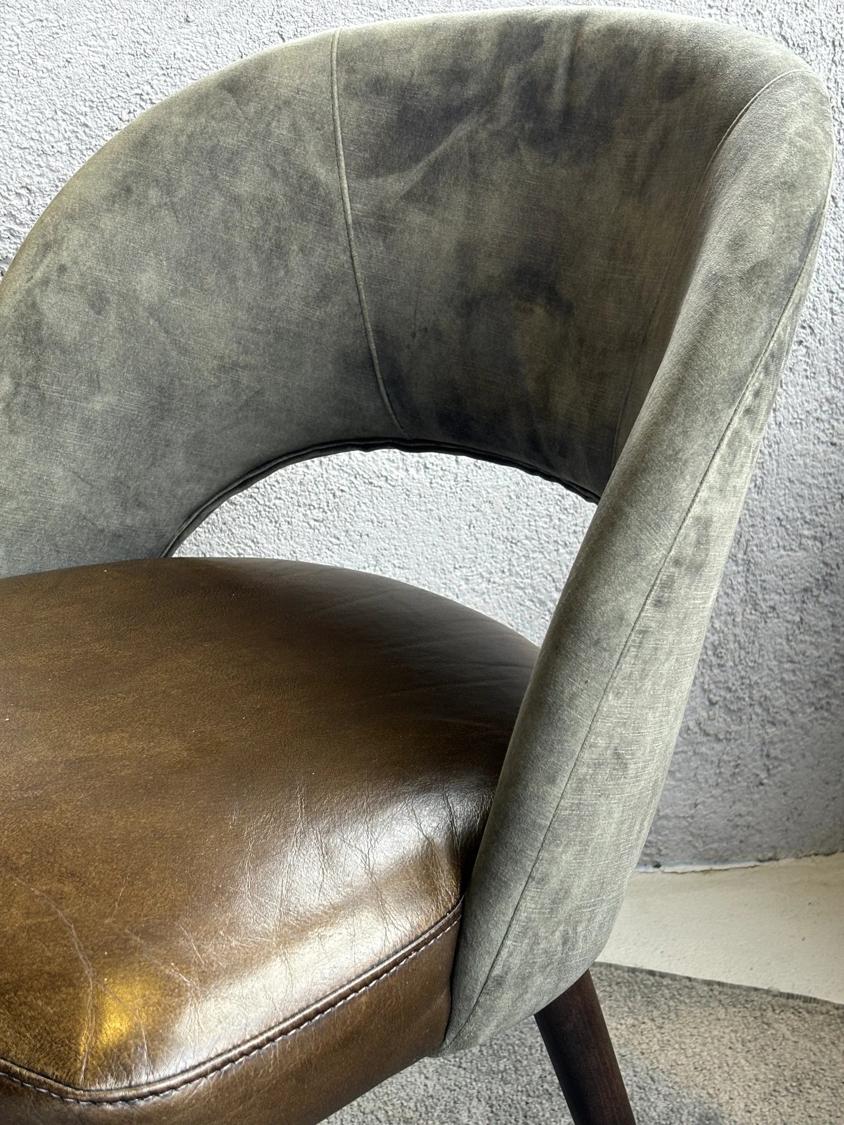 Scaun Dex – disponibil pe stoc